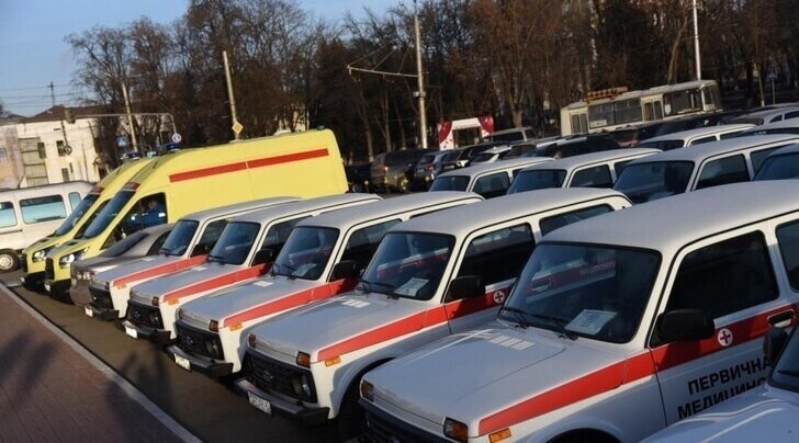 Калужским врачам передали более сорока автомобилей
