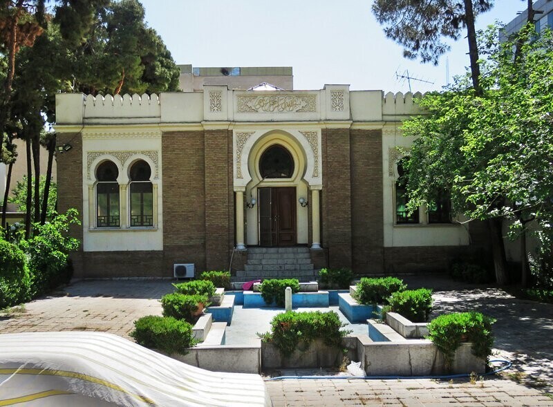 Тегеран. Часть 4: Национальный сад и персидские казаки
