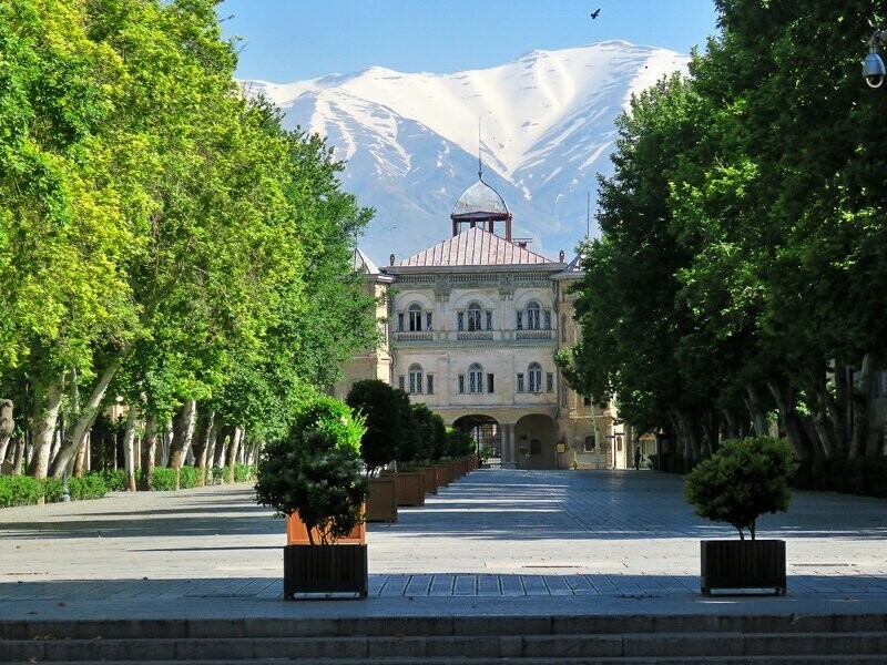 Тегеран. Часть 4: Национальный сад и персидские казаки