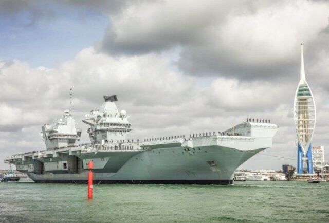 ВМС Великобритании приняли второй авианосец класса "Куин Элизабет"