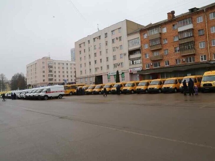 Автопарк школ и больниц Орловской области обновили