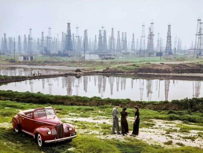 Нефтяные вышки, штат Калифорния, 1940 год.
