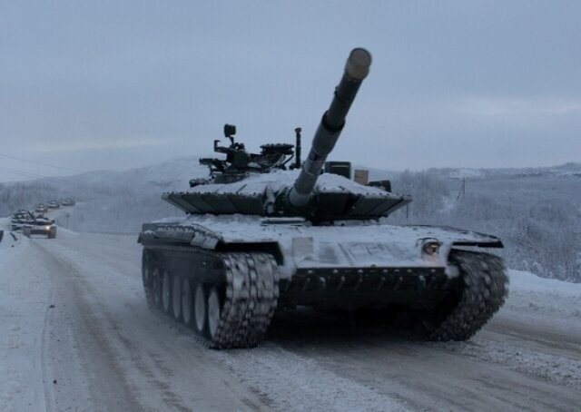 Ростех передал в войска партию «арктических» танков Т-80БВМ