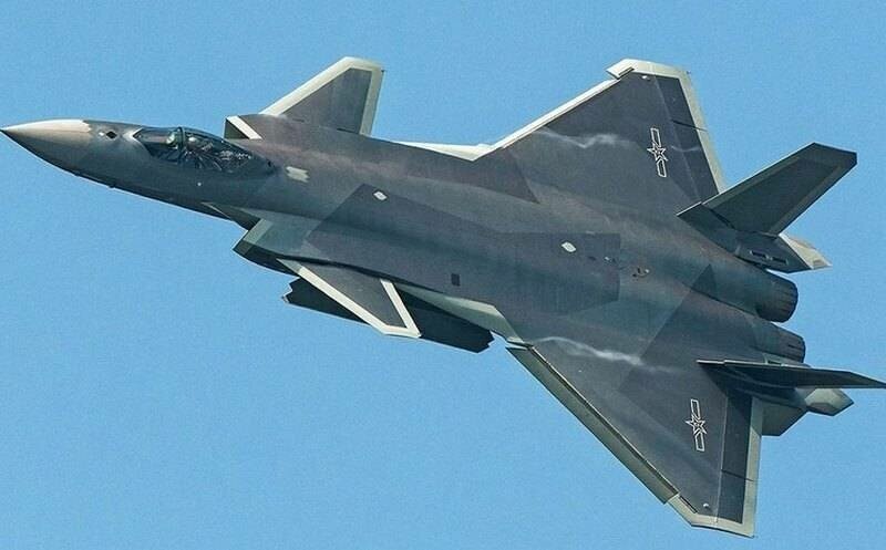 В Китае заявили, что J-20 по коэффициенту подъёмной силы существенно превосходит F-22
