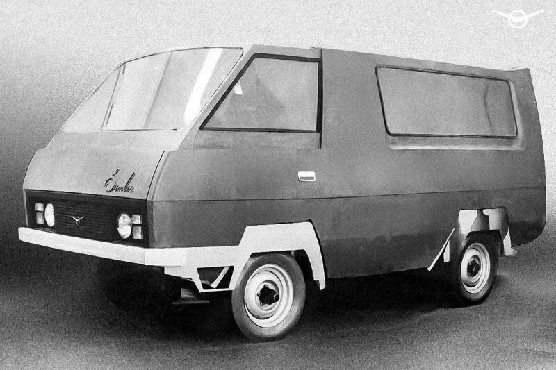 Однако УАЗ еще в 70-х годах построил концепт, который имеет с Cybertruck некоторые общие стилистические черты.