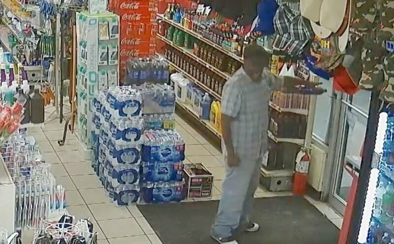 Житель Флориды украл бутылку Pepsi и попытался выбить запертую дверь