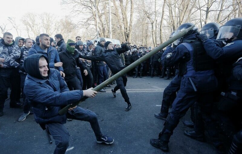 На Украине вспыхнули беспорядки, начинается «земельный майдан»