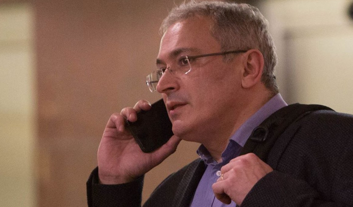 Тюрьма или устойчивые принципы либерализма? Что выбирают участники «Открытой России» Ходорковского