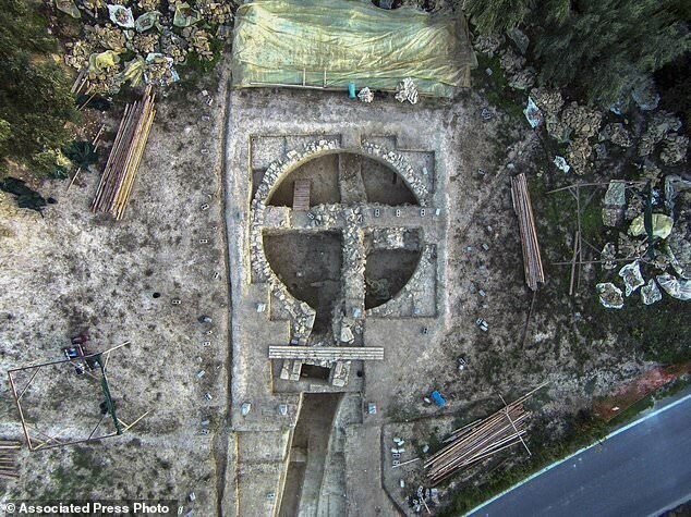 В Греции нашли 3500-летние гробницы