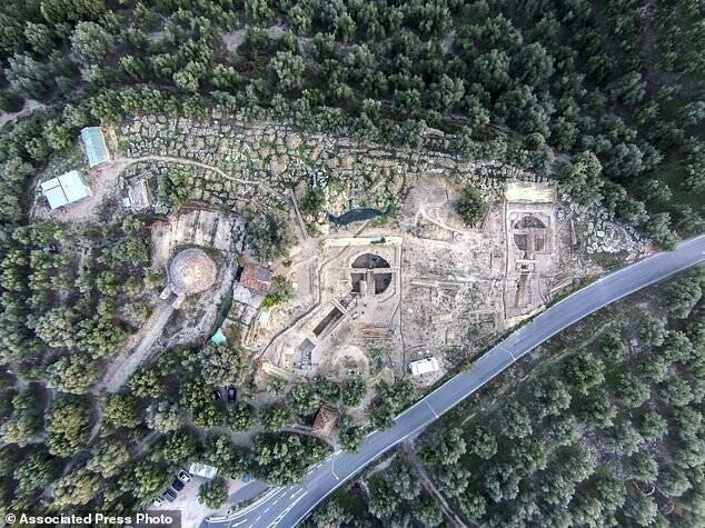 В Греции нашли 3500-летние гробницы