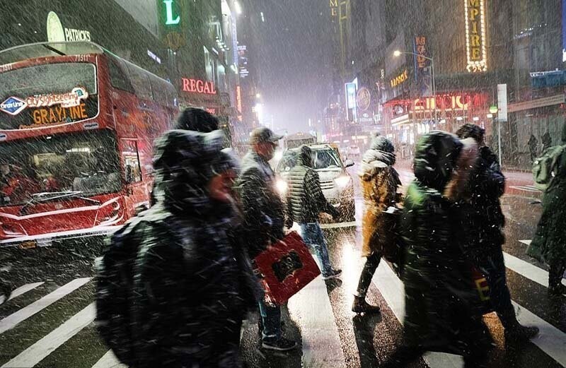 Над Нью-Йорком пронесся снежный шквал