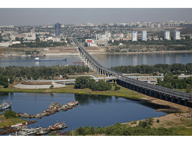 Волгоградский мост протяжённостью 2514 м (открыт в 2009 г.)