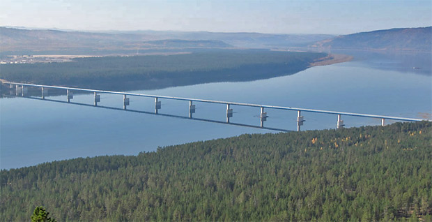 Богучанский мост в Красноярском крае протяжённостью 1611 м (открыт в 2011 г.)
