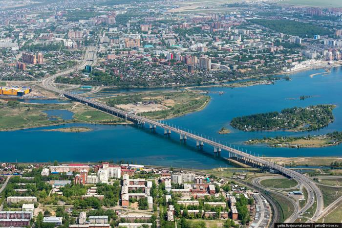Академический мост через Ангару в Иркутске протяжённостью 1615 м (открыт в 2013 г.)