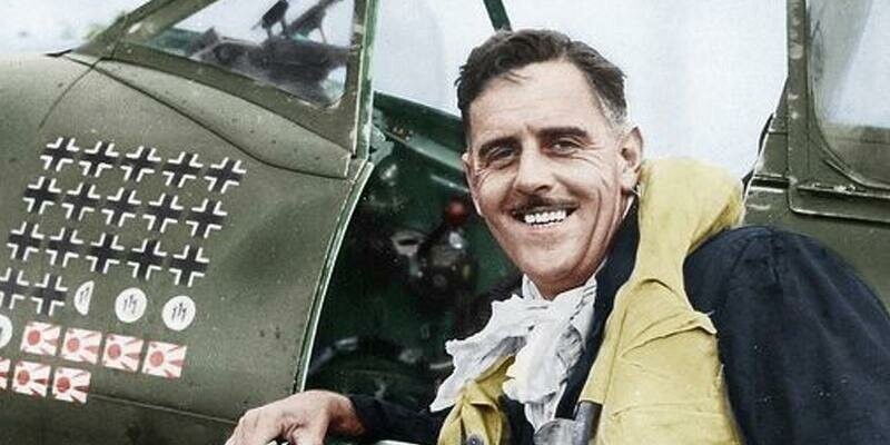 Клайв Робертсон Ко́лдуэлл — лучший австралийский лётчик-ас Второй мировой войны, сбивший в составе Королевских ВВС Великобритании 27 самолётов противника