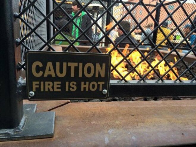 "Осторожно! Огонь горячий!"