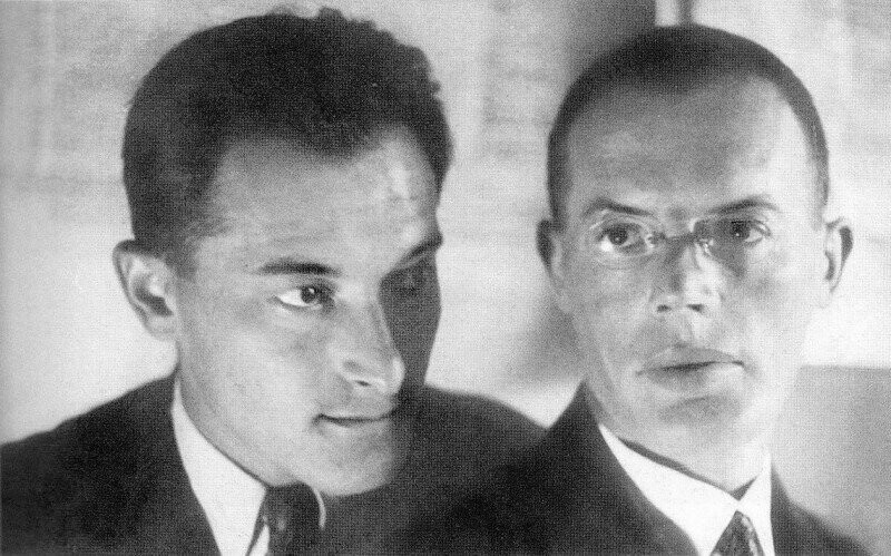 Евгений Петров и Илья Ильф в редакции газеты «Гудок». 1929 год. Фотография Виктора Иваницкого