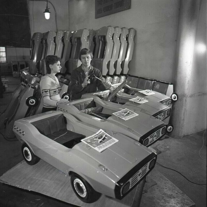 Детские педальные автомобили, производившиеся цехом товаров народного потребления Челябинского кузнечно-прессового завода; 1983 год