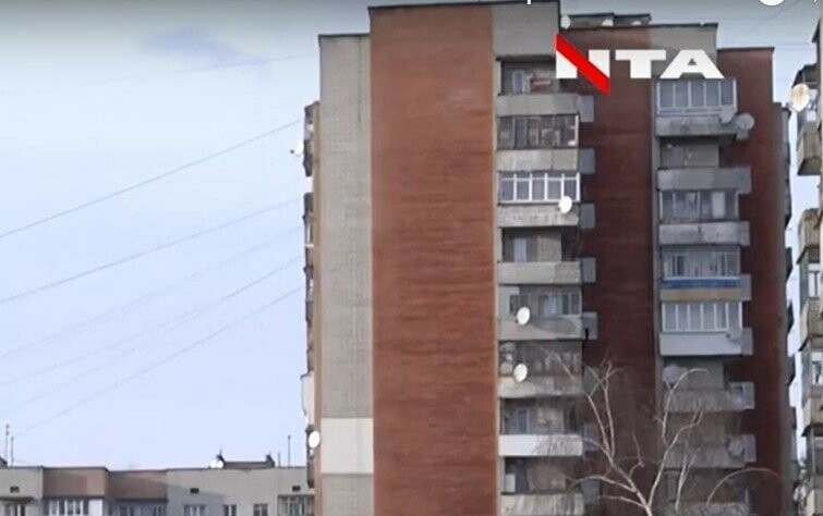 Жители многоквартирного дома нашли у себя на балконе летучих мышей
