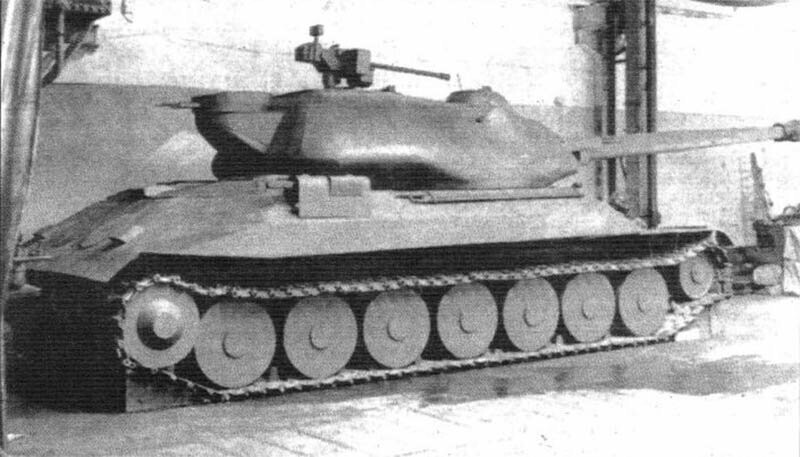 Деревянная модель танка ИС-7 в натуральную величину. 1946 год. Фото из коллекции М.Коломийца