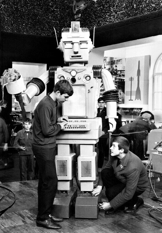 Робот в павильоне «Юные техники» на ВДНХ, 1969 год, Москва