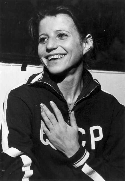 Советская гимнастка и олимпийская золотая медалистка Ольга Корбут. 29 октября 1975 г. 