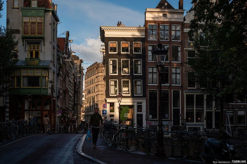 Власти Нидерландов официально отказались от названия «Голландия» и изменили с...