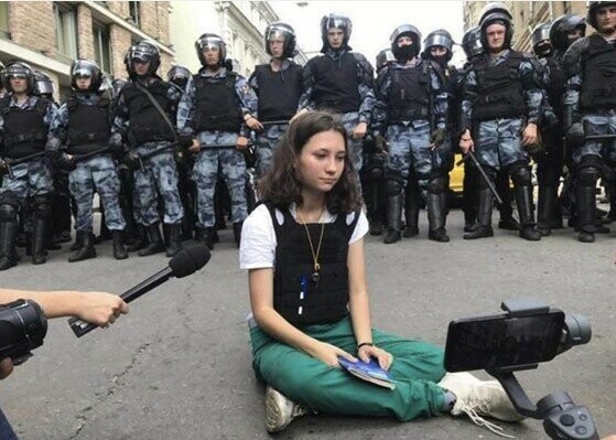 Сжигать людей? Легко! «Новая газета» пиарит митинги в Гонконге