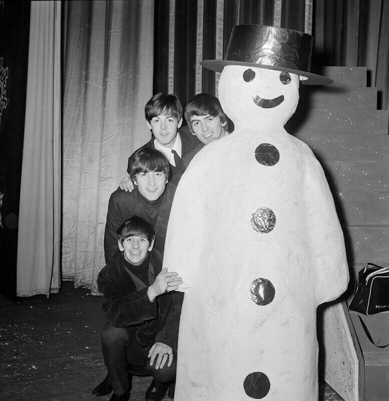Битлы со снеговичком, 1964