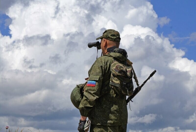 Пора вводить войска на Донбасс и строить там военные базы