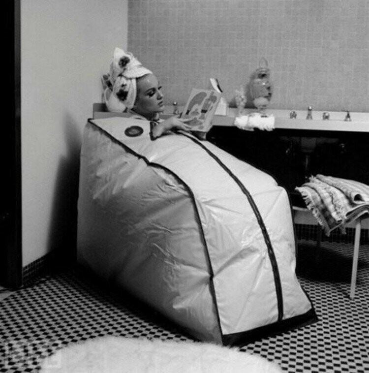 Вот так в 1962 году выглядела портативная домашняя сауна 