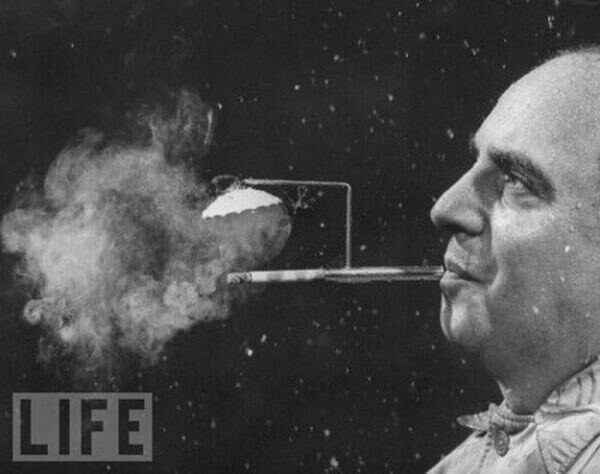 Мундштук для любителей покурить под дождем, 1954 