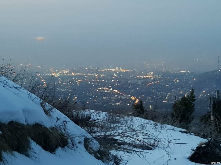 Вчера зять моего друг поделился своими фоткам Алматы с наших гор