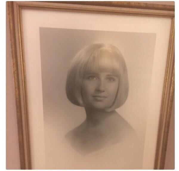5. Моей маме 19 на этом снимке 1967 года.