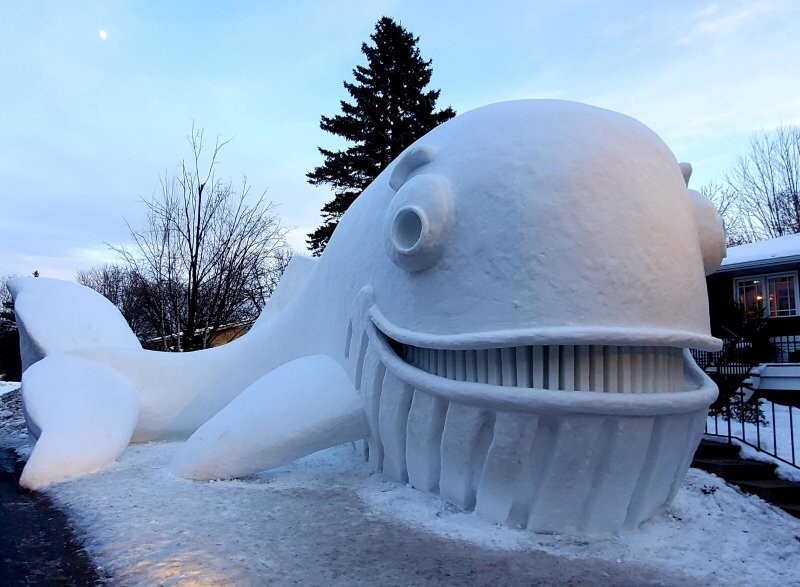 Создайте настоящую зимнюю сказку своими руками, сделав снежную фигуру с Винни-Пухом