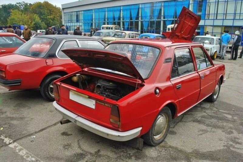 Skoda 105/120 — заднемоторный седан с секретом