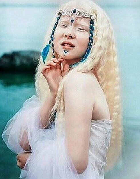 Сестры-альбиносы завоевывают модельный мир Казахстана