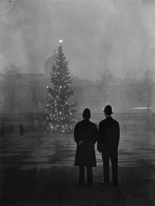 Англия, Трафальгарская площадь 1948 год. 