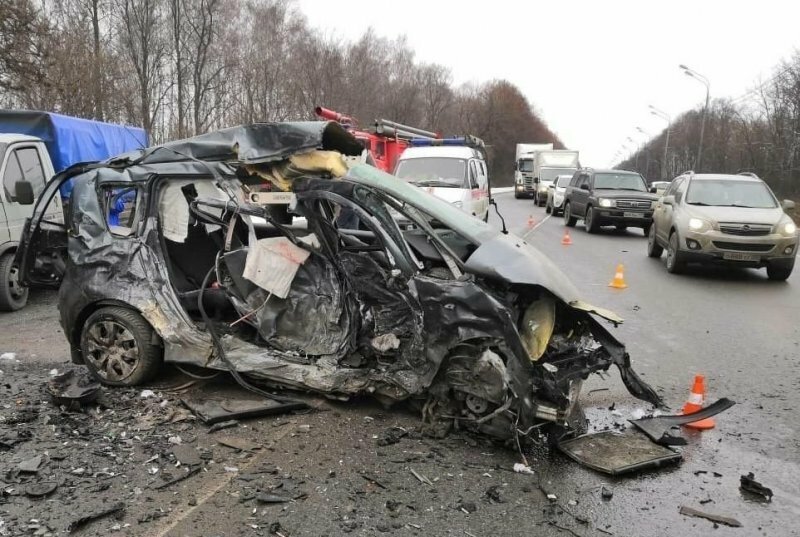 Авария дня.  Четыре человека погибли в страшном ДТП в Подмосковье