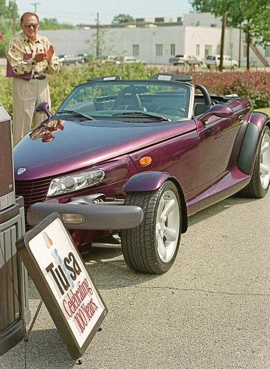 Захоронение Plymouth Prowler в 1998 году