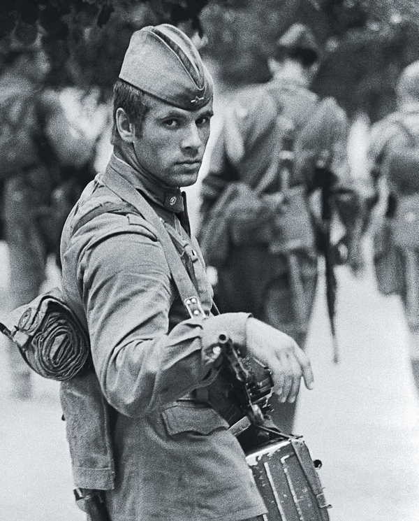 Фотография советского солдата 1976 года, вызвавшая широкий резонанс во всем мире и её история