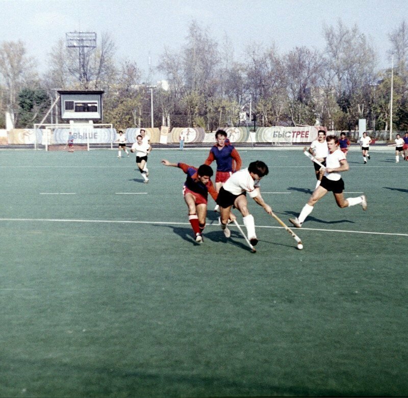 Хоккей на траве на стадионе "Юных пионеров", 1987 год.