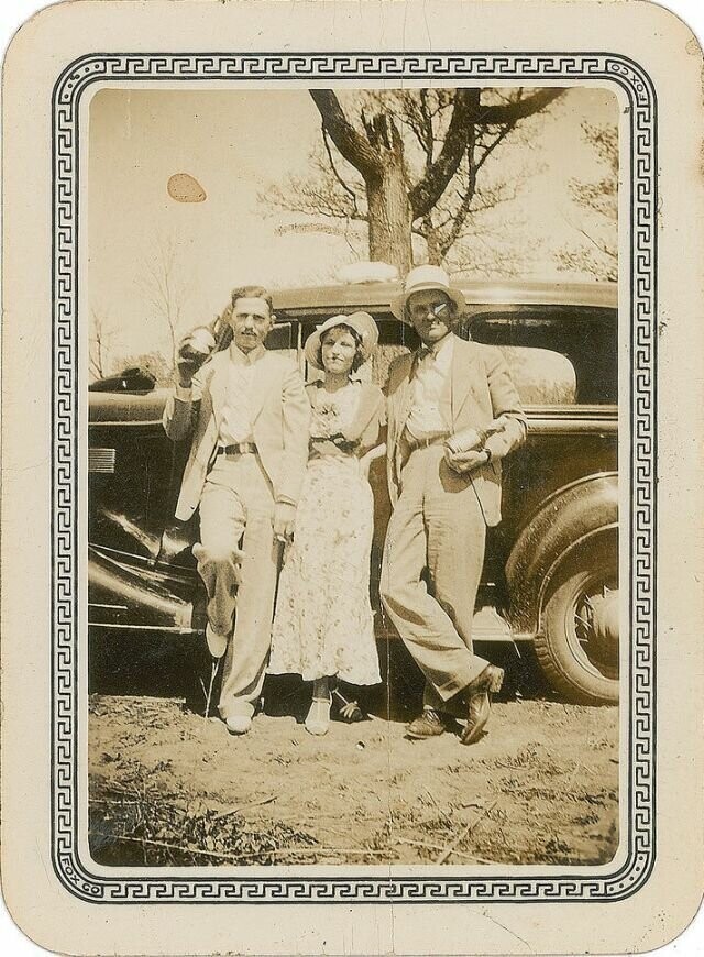 Фотографии Бонни, Клайда и других участников их банды (1934 г.)