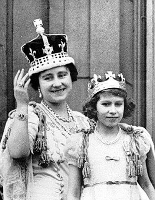 Королева Елизавета и будущая Королева Елизавета II 
