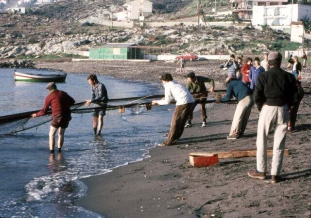 Рыбаки в городе Альмуньекар, 1977 год