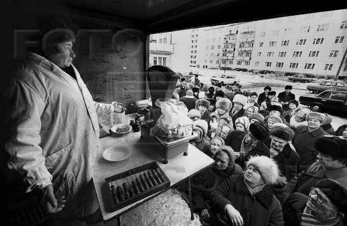 Продовольственная очередь в СССР. Вторая половина 80-х.
