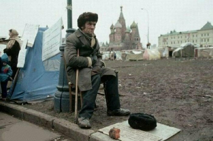 Палаточный городок беженцев. Москва. 1990 год. Фото Питер Тёрнли.