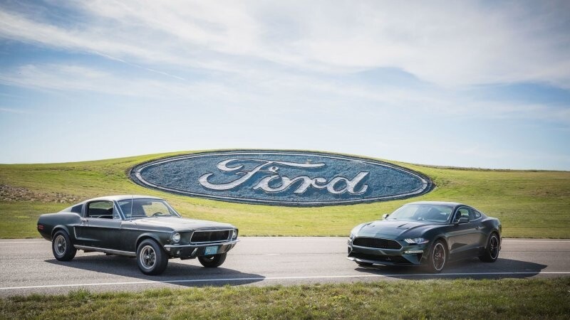 Ford Mustang GT из кинофильма 1968 года и серийный Ford Mustang Bullitt 2019 года