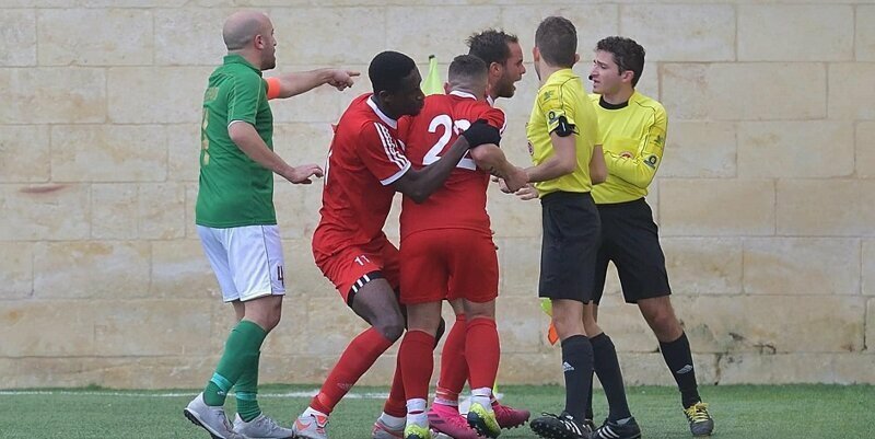 Мальтийский футболист избил судью за жёлтую карточку и попал под суд