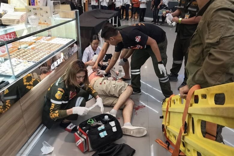 В Таиланде грабитель расстрелял покупателей во время налета на ювелирный магазин